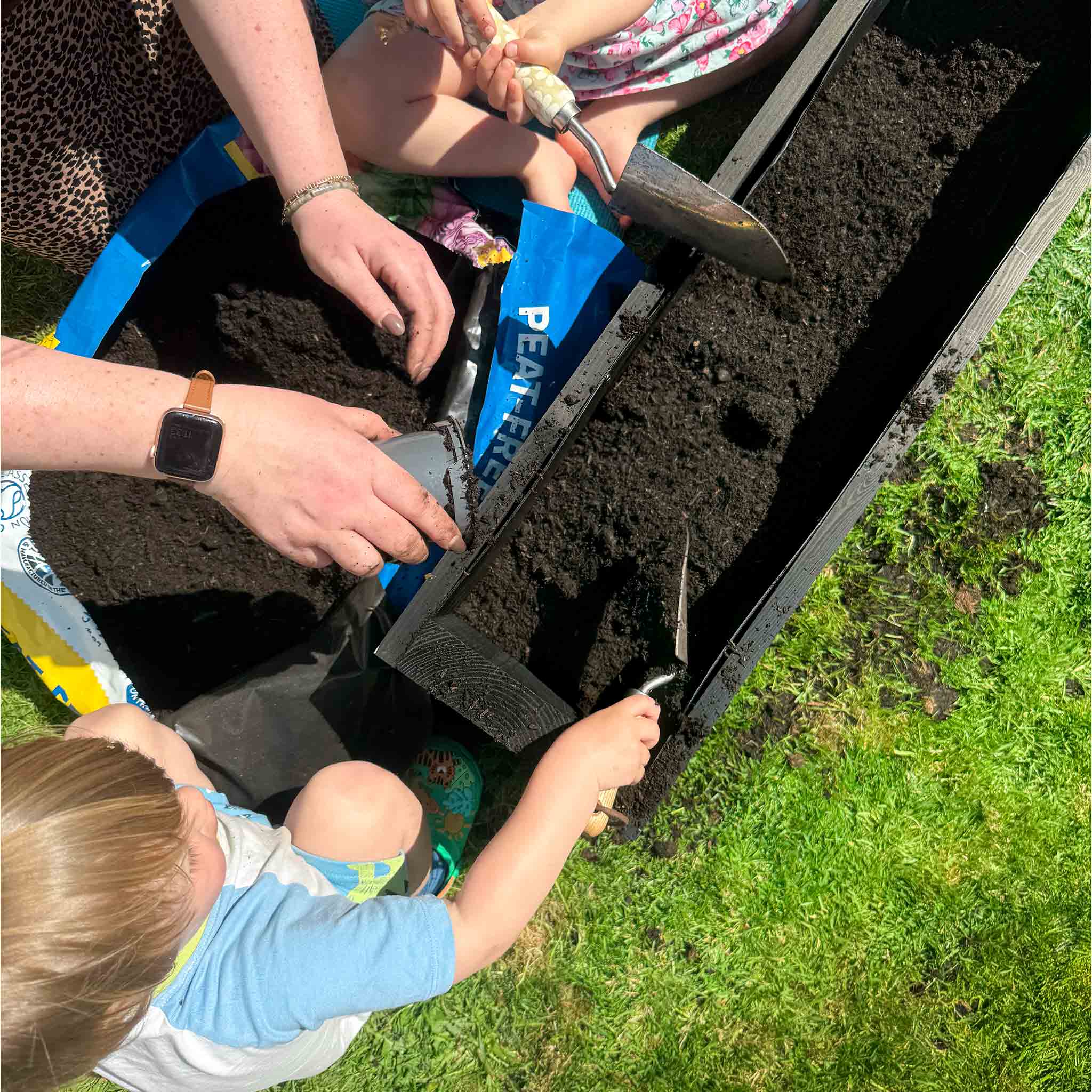 The Sussex Planter Outdoor Wooden Raised Bed Black