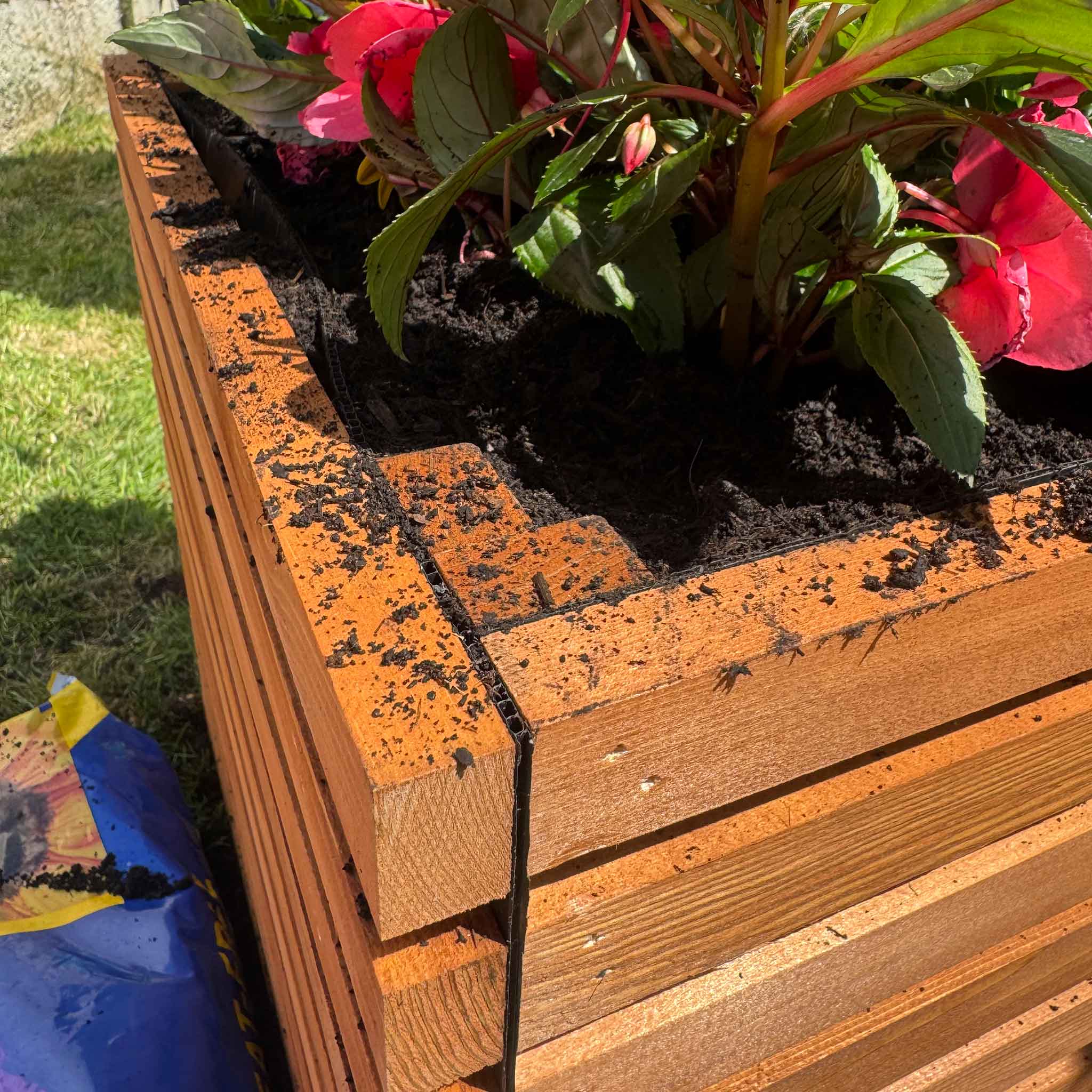 The Square Sussex Planter Tan